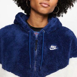 Nike | Tops | Nike Sportswear 